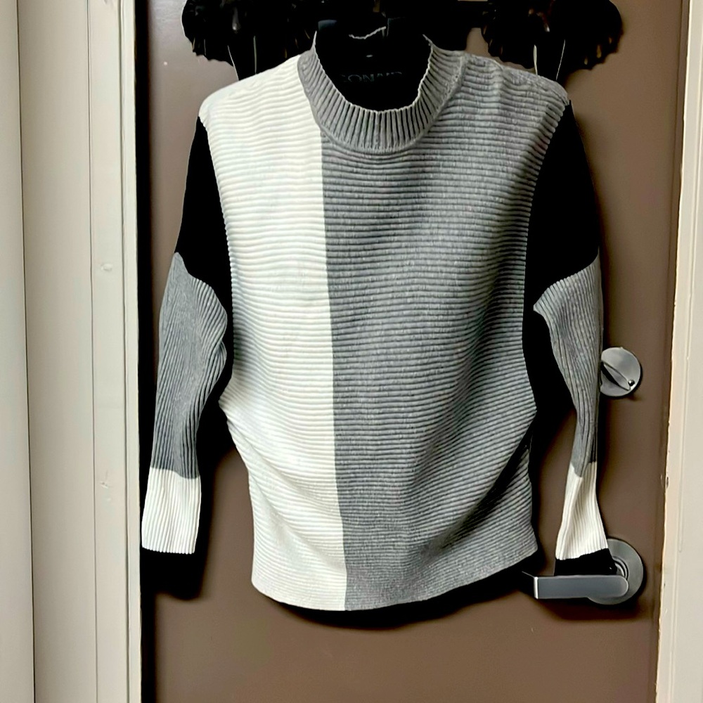 Colour Block women’s large KAILY K beautiful grey,black and off white sweater
